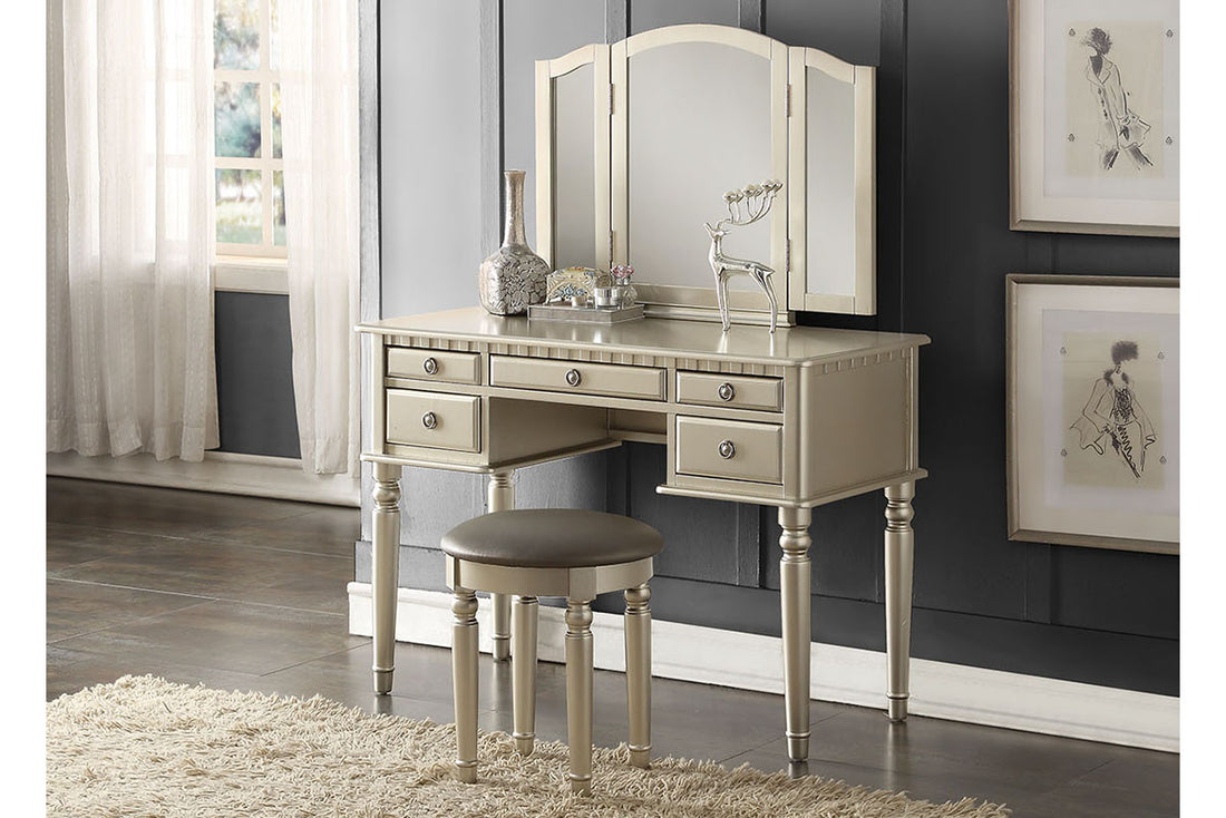 VANITY SET W/ STOOL /SILVER